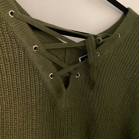 Closet clear out! - Picture 2 of 4